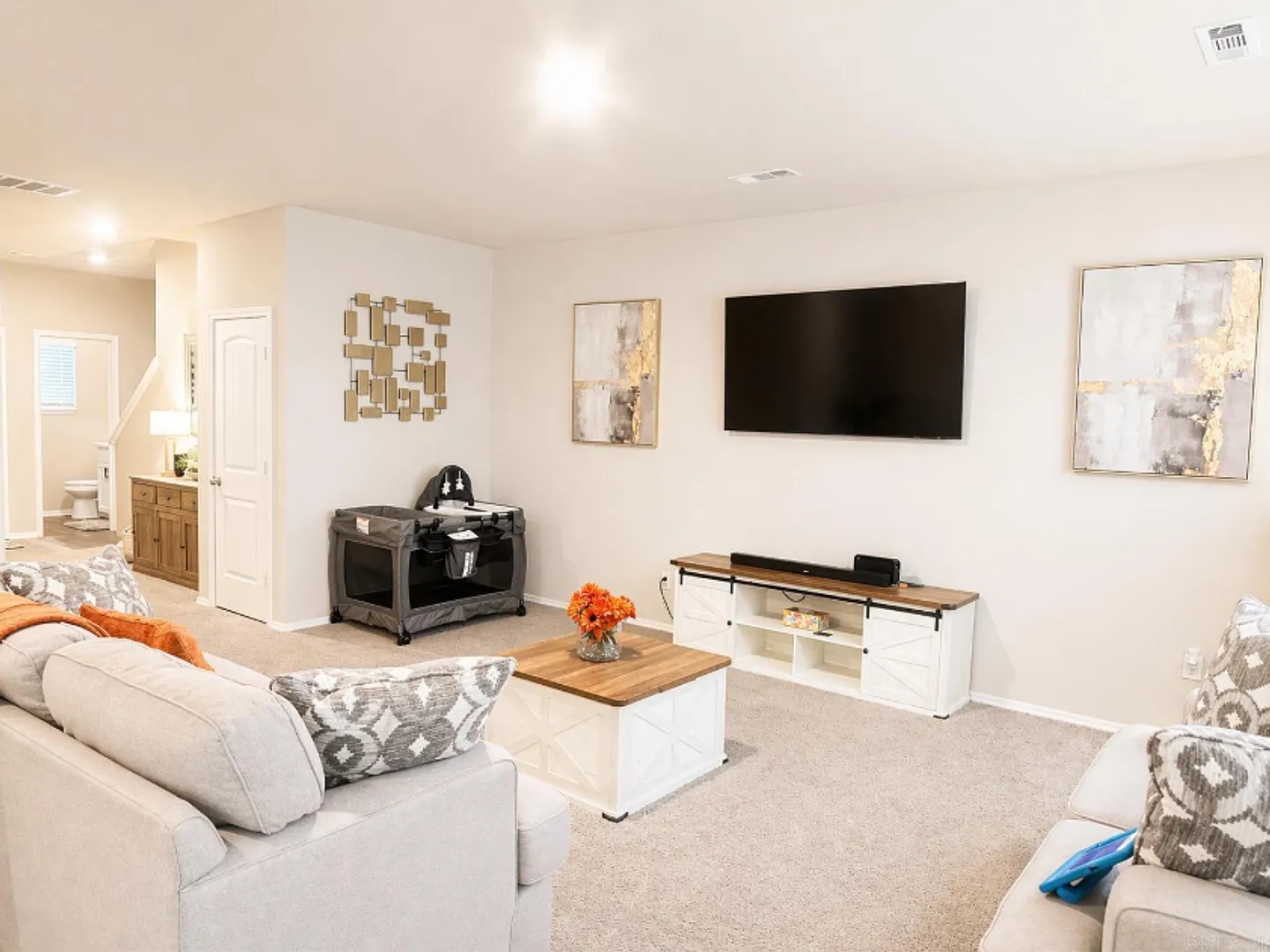4 bedrooms 2.5 baths! — Photo 3