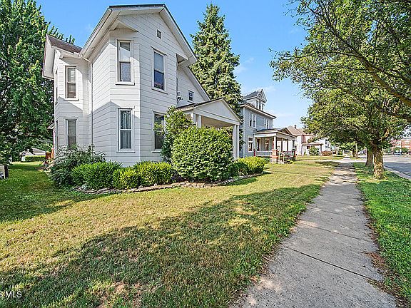 3rd image of 207 Center St