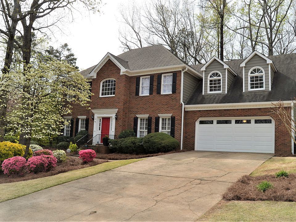 1st image of 2428 Woodbridge Dr