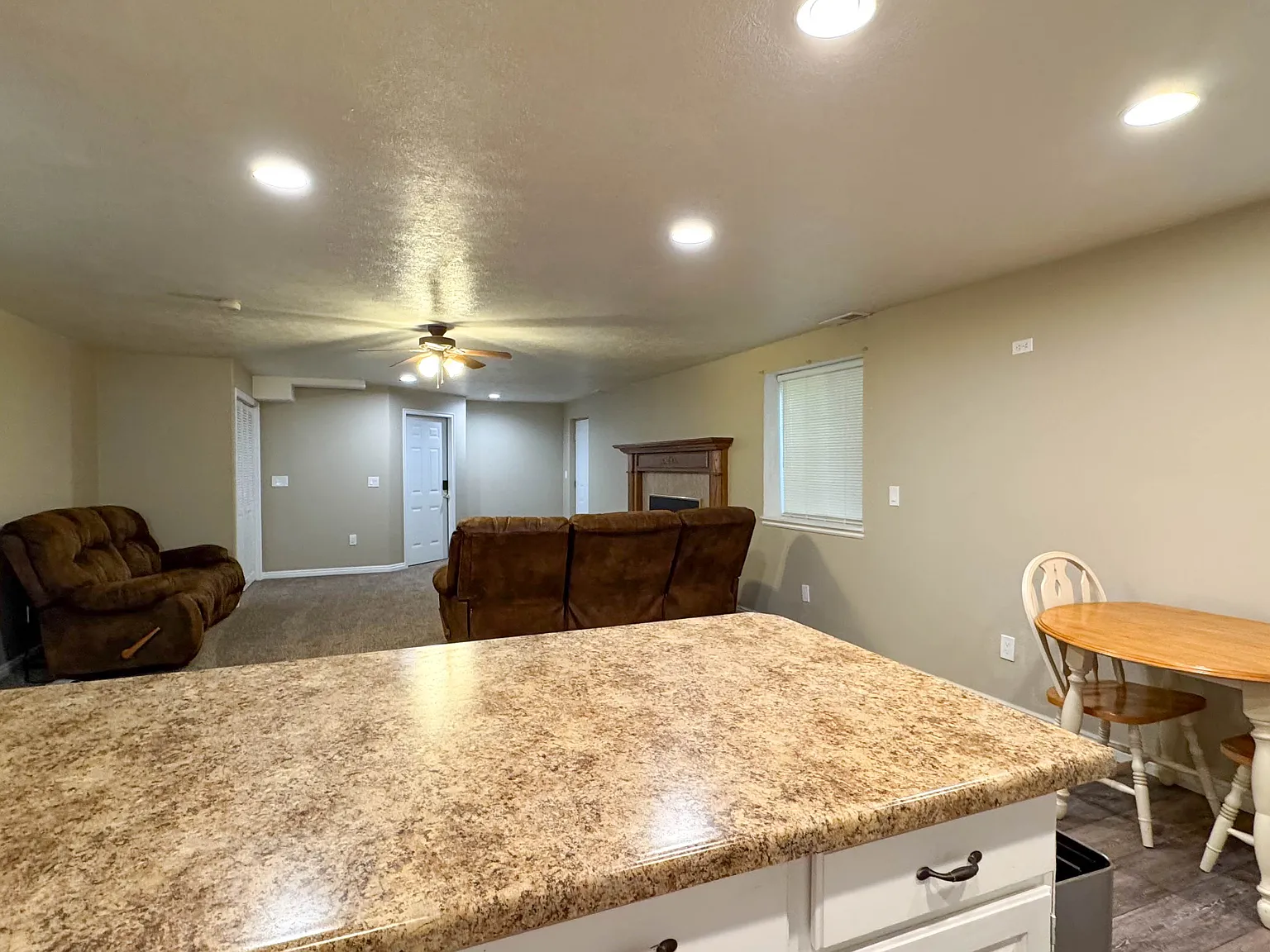 2 bed, 1198 sqft, $1,200 — Photo 4