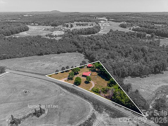 4th image of 2024 Willis Rd