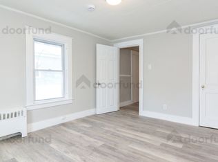 11 Pleasant St APT 2, Franklin, NH 03235