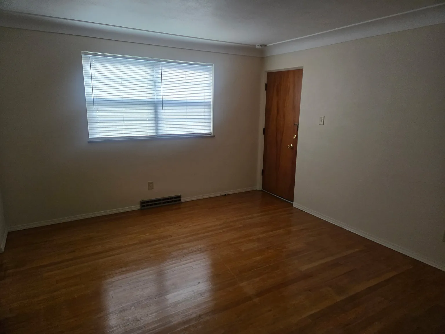 304 N Morrison Ave — Photo 3
