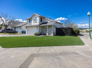 1401 Snowy Cloud Way, Santa Rosa, CA 95409