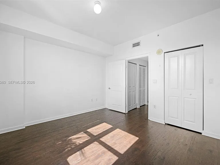7910 Harbor Island Dr #402 — Photo 12