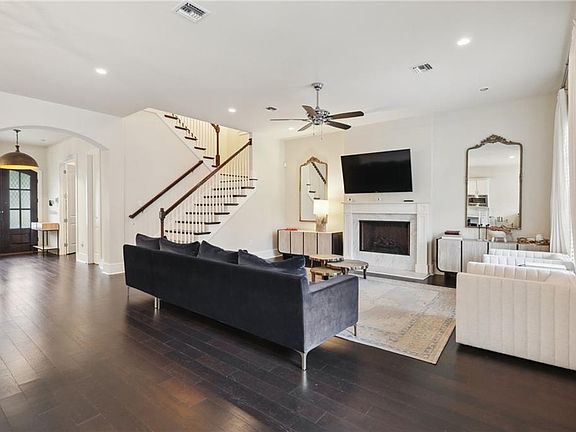 5th image of 6919 Wuerpel St