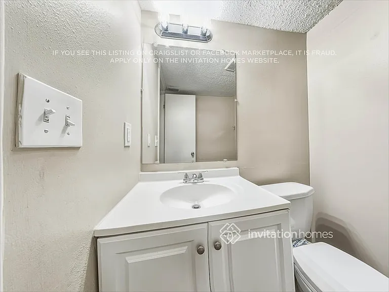 951 Waverly Dr — Photo 18