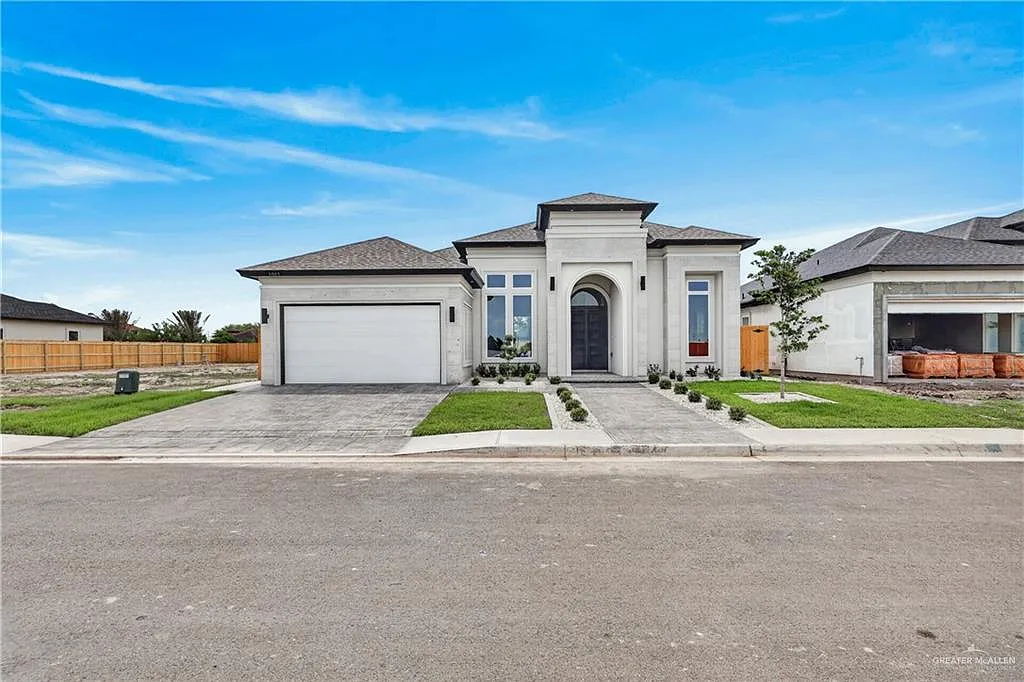 4 bed, 3.5 bath, 2156 sqft, $3,450 — Photo 2