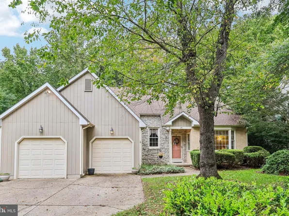 149 Hooton Rd, Mount Laurel, NJ 08054