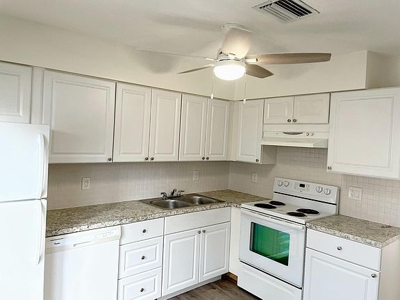 3rd image of 600 SW 5th Ave