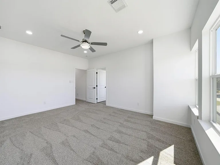 111 Capetown Way — Photo 21