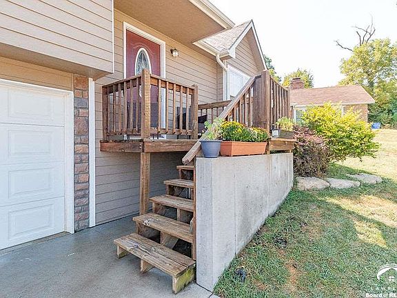 3rd image of 120 Twin Cedar Dr