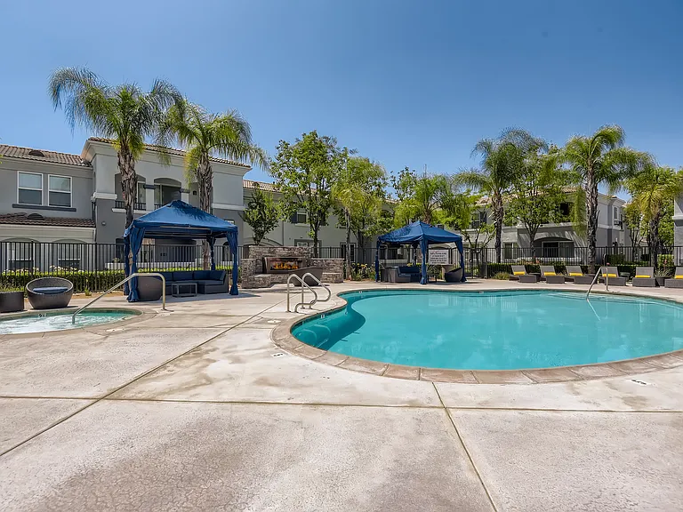 Santa Rosa Apartments — Photo 12