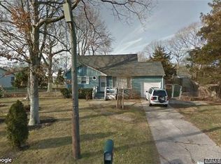 28 Corbin Ave, Shirley, NY 11967