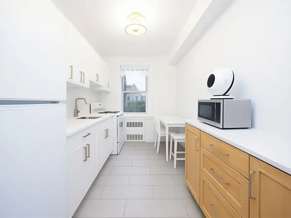 6801 Shore Road image 11 of 20