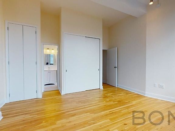 3rd image of 1 Astor Pl APT 9K