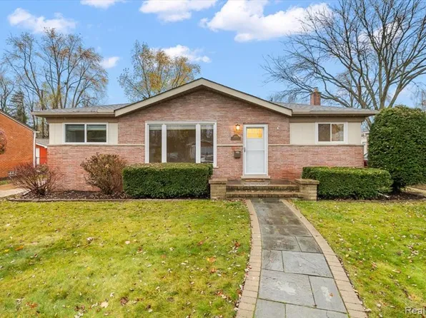 16996 Marguerite St, Beverly Hills, MI 48025