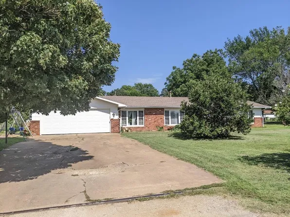 721 N Labette St, Cherryvale, KS 67335