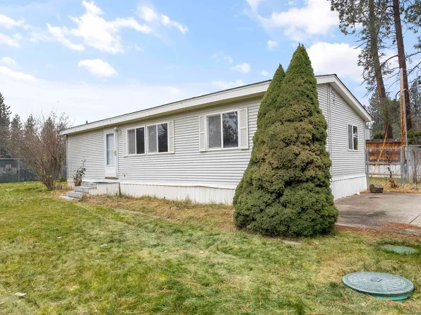 6431 Circle Dr, Nine Mile Falls, WA 99026