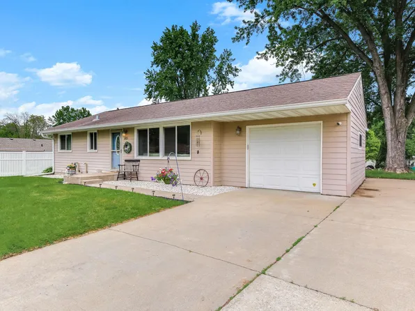 1815 Walnut St, Hastings, MN 55033