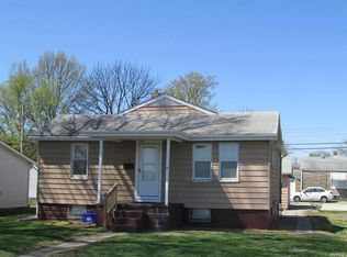 3 S Olive St, Hartford, IL 62048