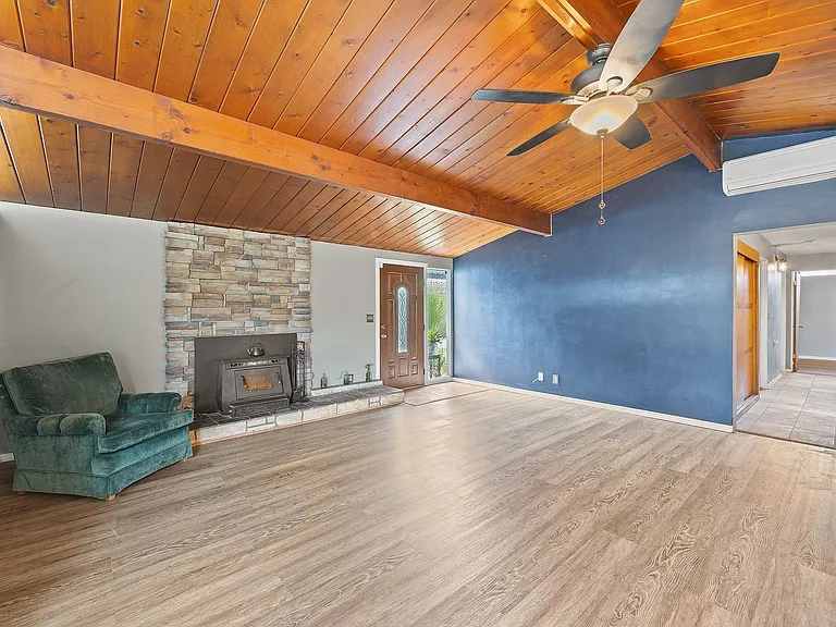 650 Mardina Way — Photo 10
