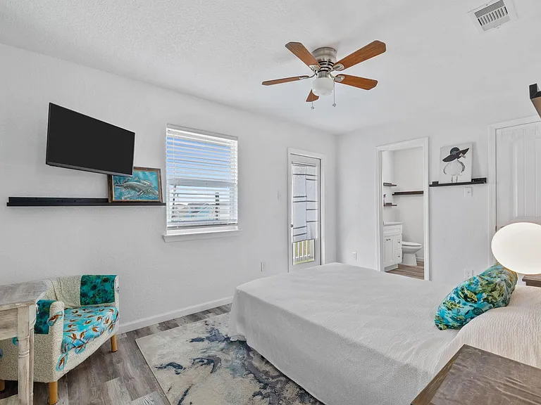 139 W Palm St — Photo 15