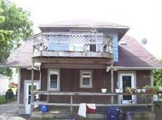 216 Summit St, Elgin, IL 60120