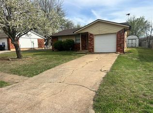 502 Holsey Dr, Noble, OK 73068