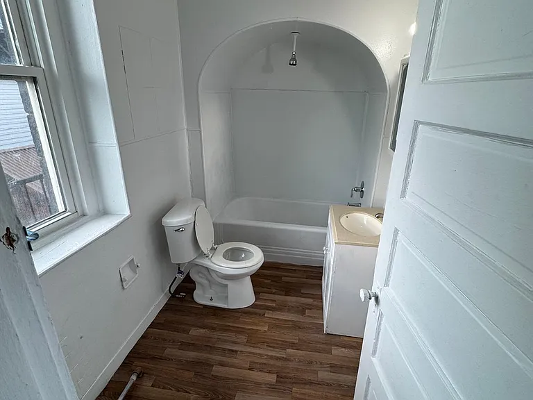 308 Bessemer Ave #4 — Photo 17