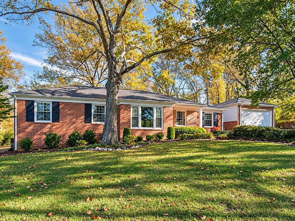 1st image of 634 Brook Hollow Rd