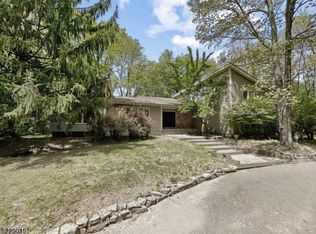 1 Exeter Ln, Morristown, NJ 07960