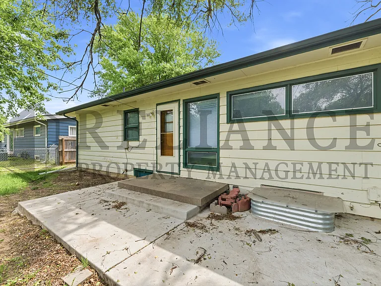 1415 N Prairie Ln — Photo 9