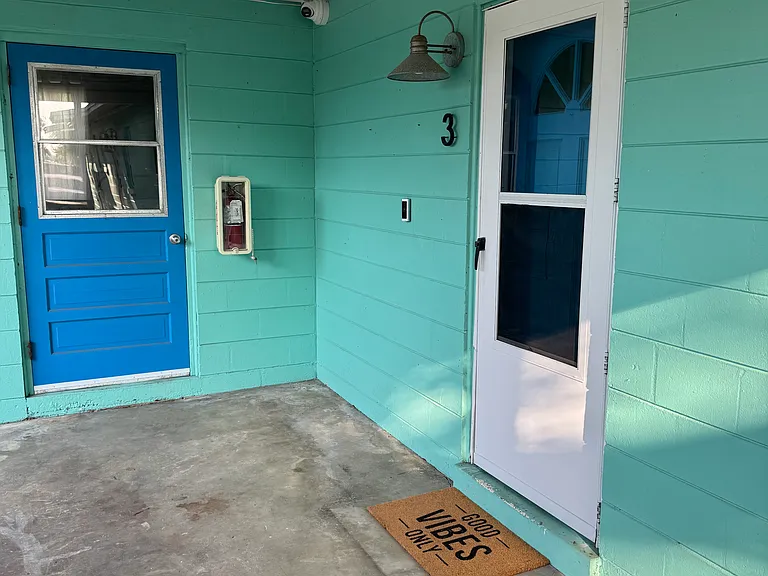 189 Oak Ave #3 — Photo 1