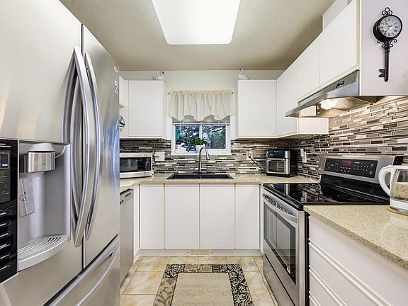 5th image of 9088 Holt Rd #27