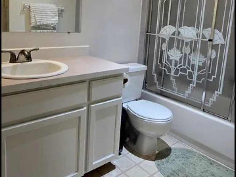 530 NW Carolyn Ln — Photo 12