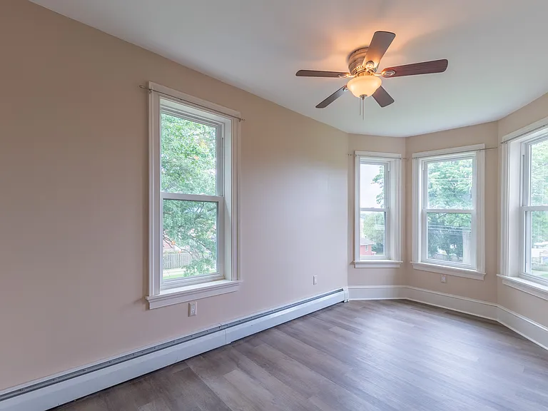 Office/Extra Bedroom