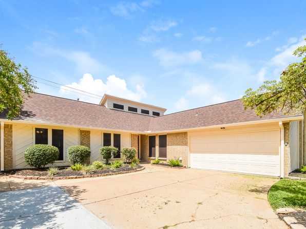 6511 Gleneagles Dr