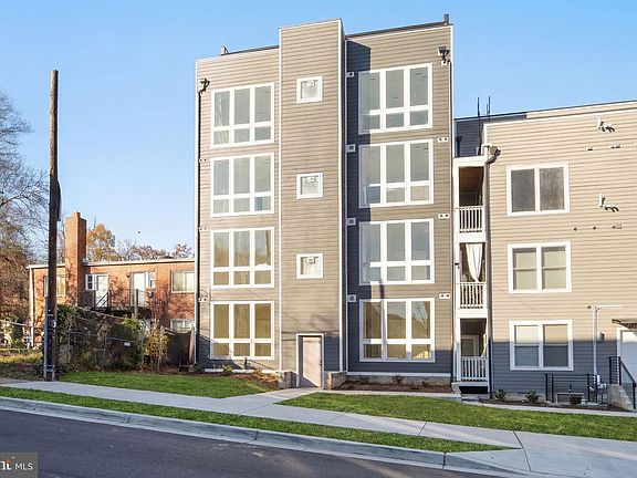 5th image of 2105 M St NE #15