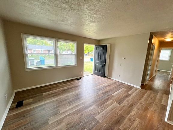 DelmontLivingRoom_09242024