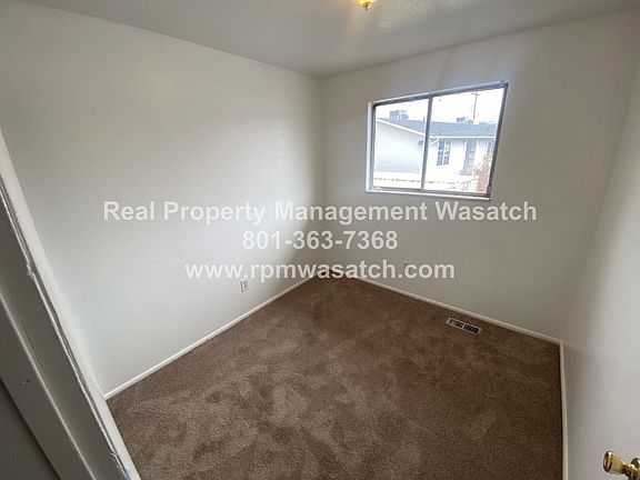 4th image of 669 E Candlelite Ln
