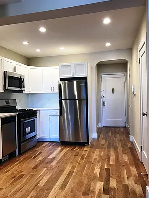 Rented by Prime Realty | media 26