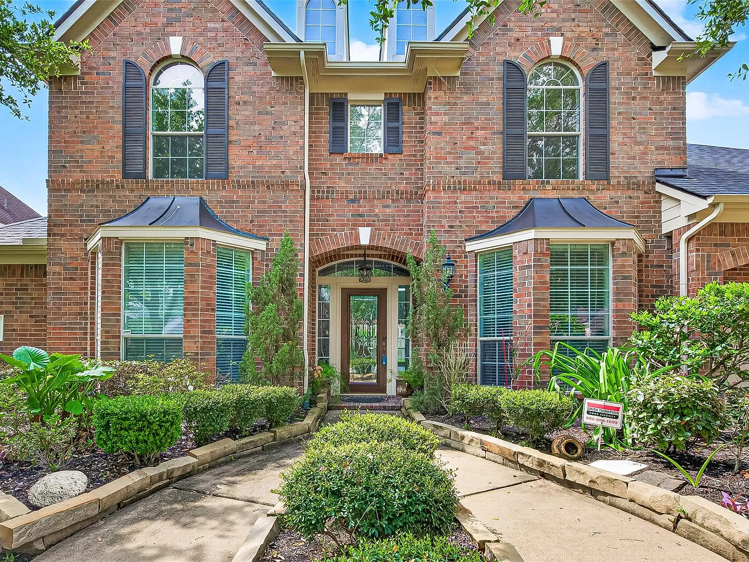 4 bed, 3.5 bath, 3847 sqft, $3,500 — Photo 3