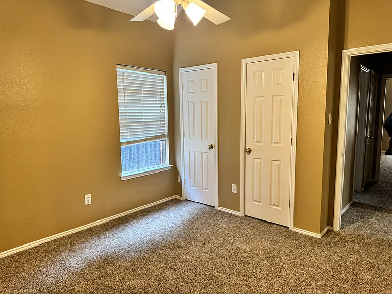 304 Patricia Ln — Photo 26