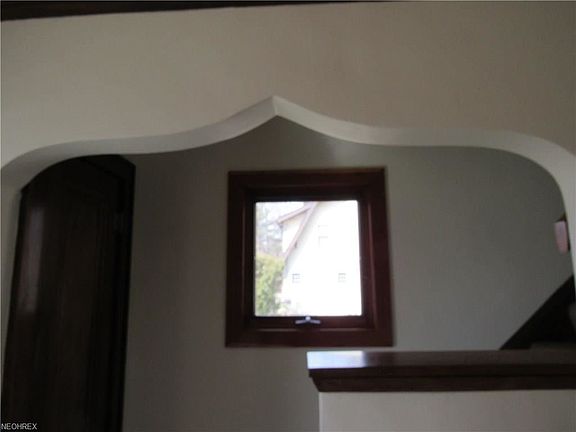 5th image of 1373 Bryden Dr