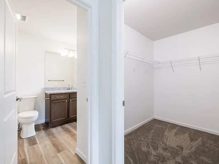 Fourmile Creek Apartments and Townhomes — Photo 39