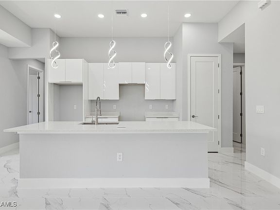 5th image of 1205 Hibiscus Ave