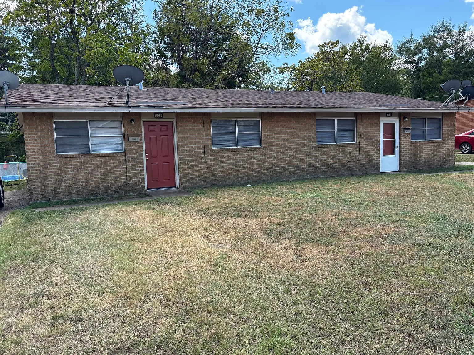 2 bed, $750 — Photo 1