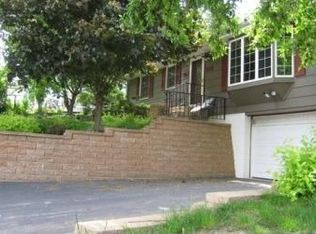 212 5th St E, Carver, MN 55315