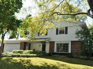 1711 Holly Ln, Grafton, WI 53024